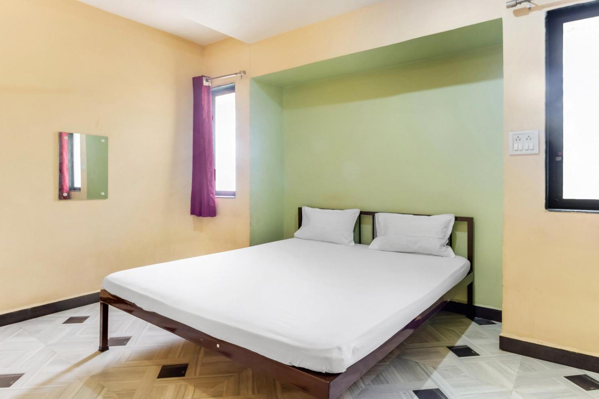 Hotel Spot On Harihar Lodging And Yatri Niwas Kolhapur Exterior foto