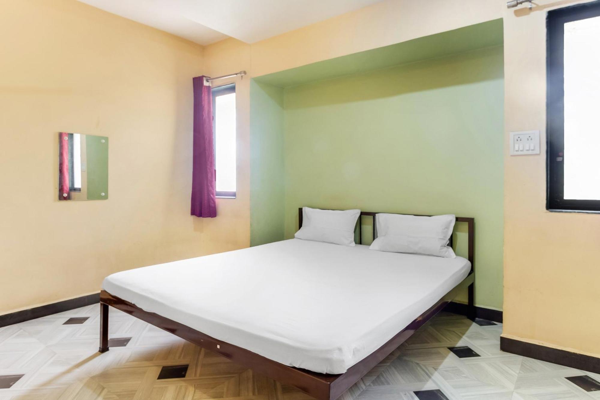 Hotel Spot On Harihar Lodging And Yatri Niwas Kolhapur Exterior foto