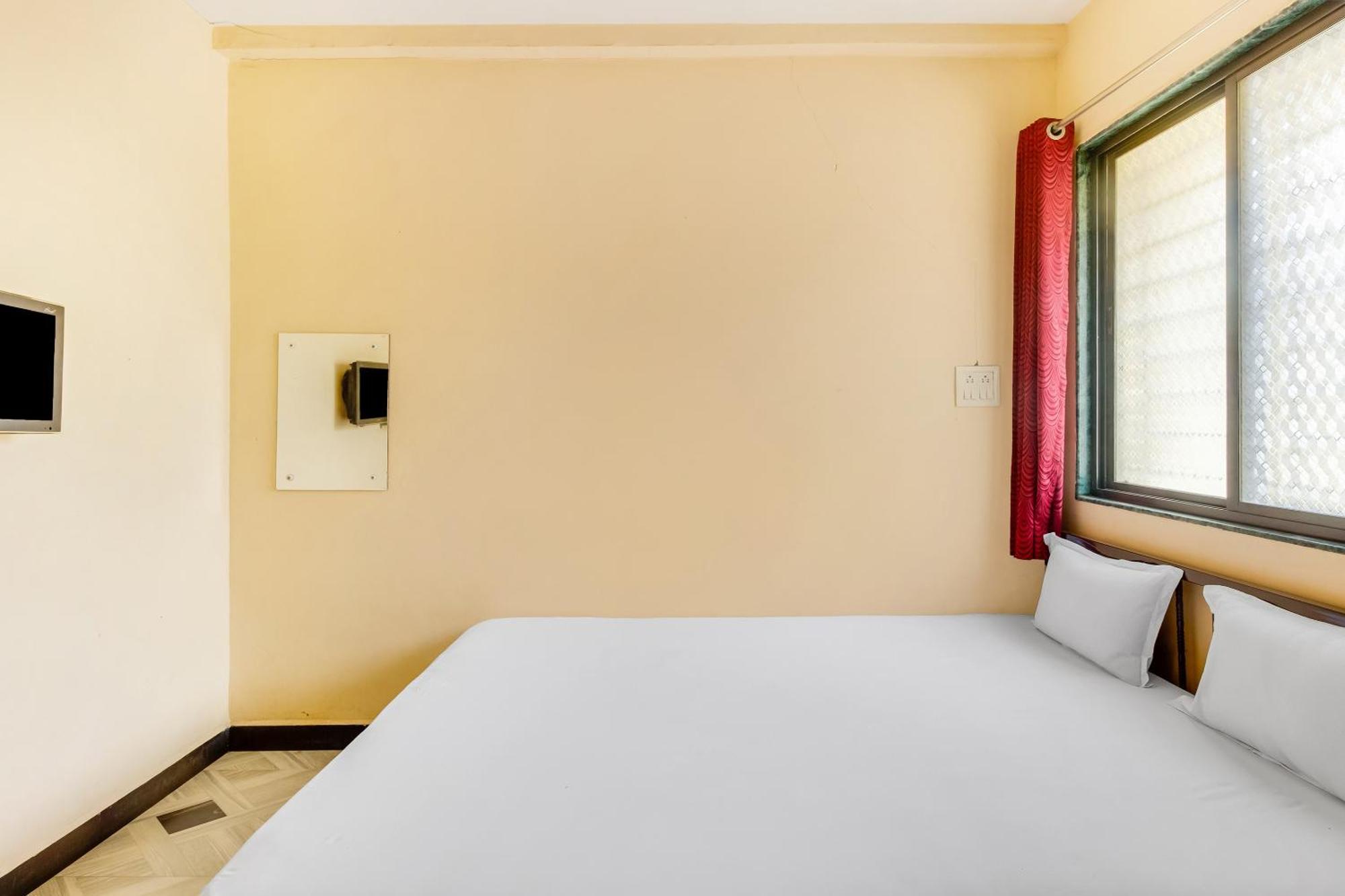 Hotel Spot On Harihar Lodging And Yatri Niwas Kolhapur Exterior foto