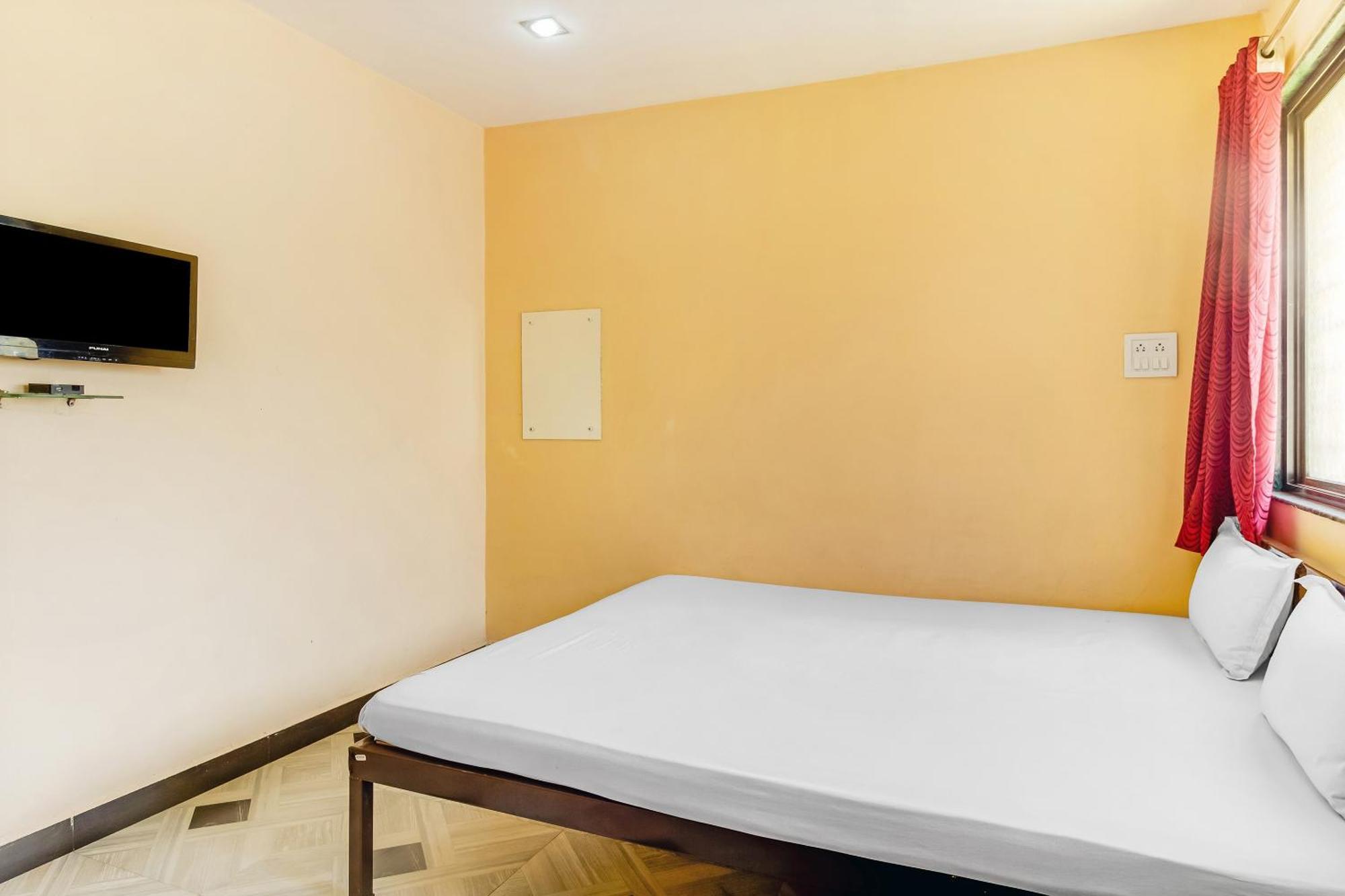 Hotel Spot On Harihar Lodging And Yatri Niwas Kolhapur Exterior foto