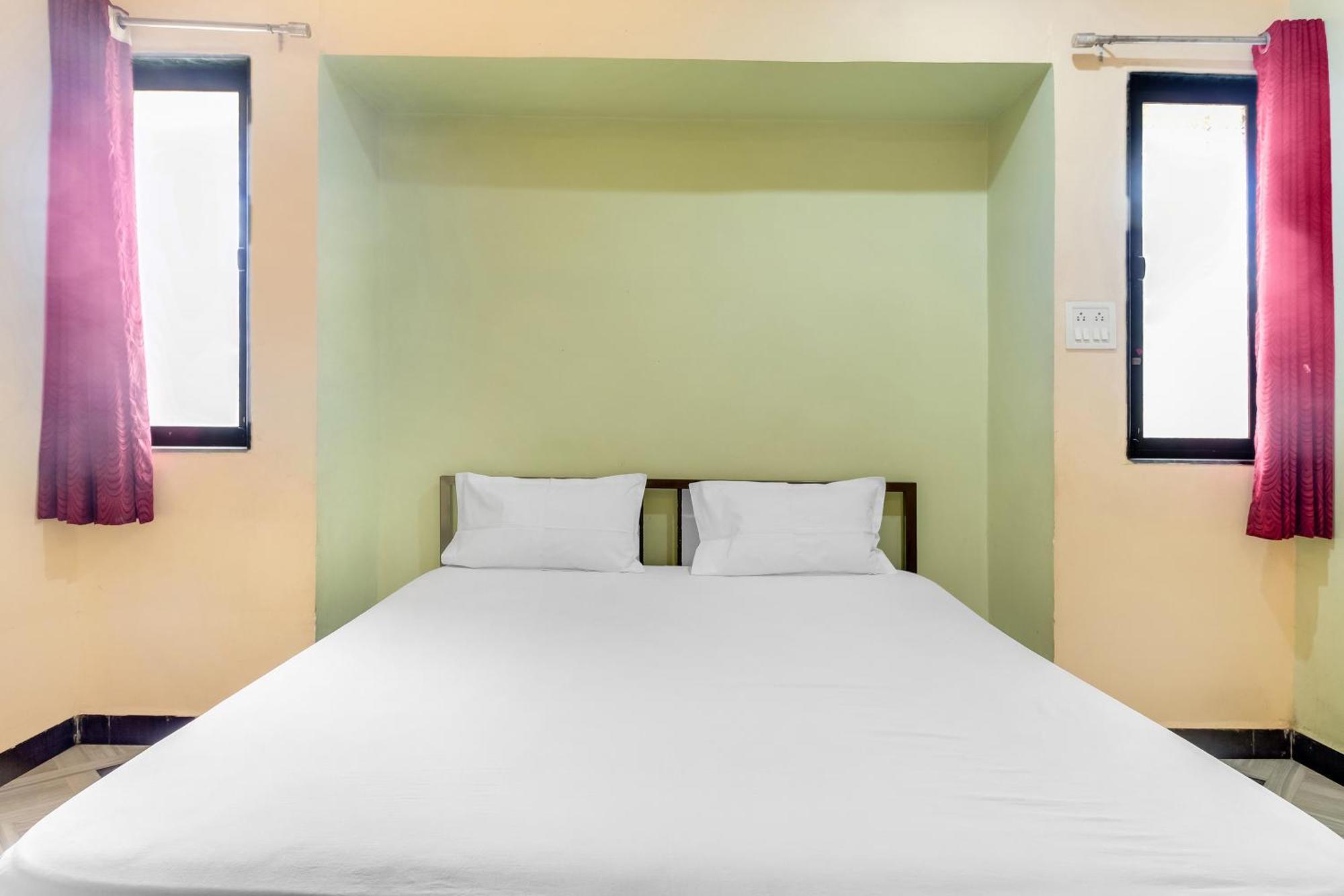 Hotel Spot On Harihar Lodging And Yatri Niwas Kolhapur Exterior foto