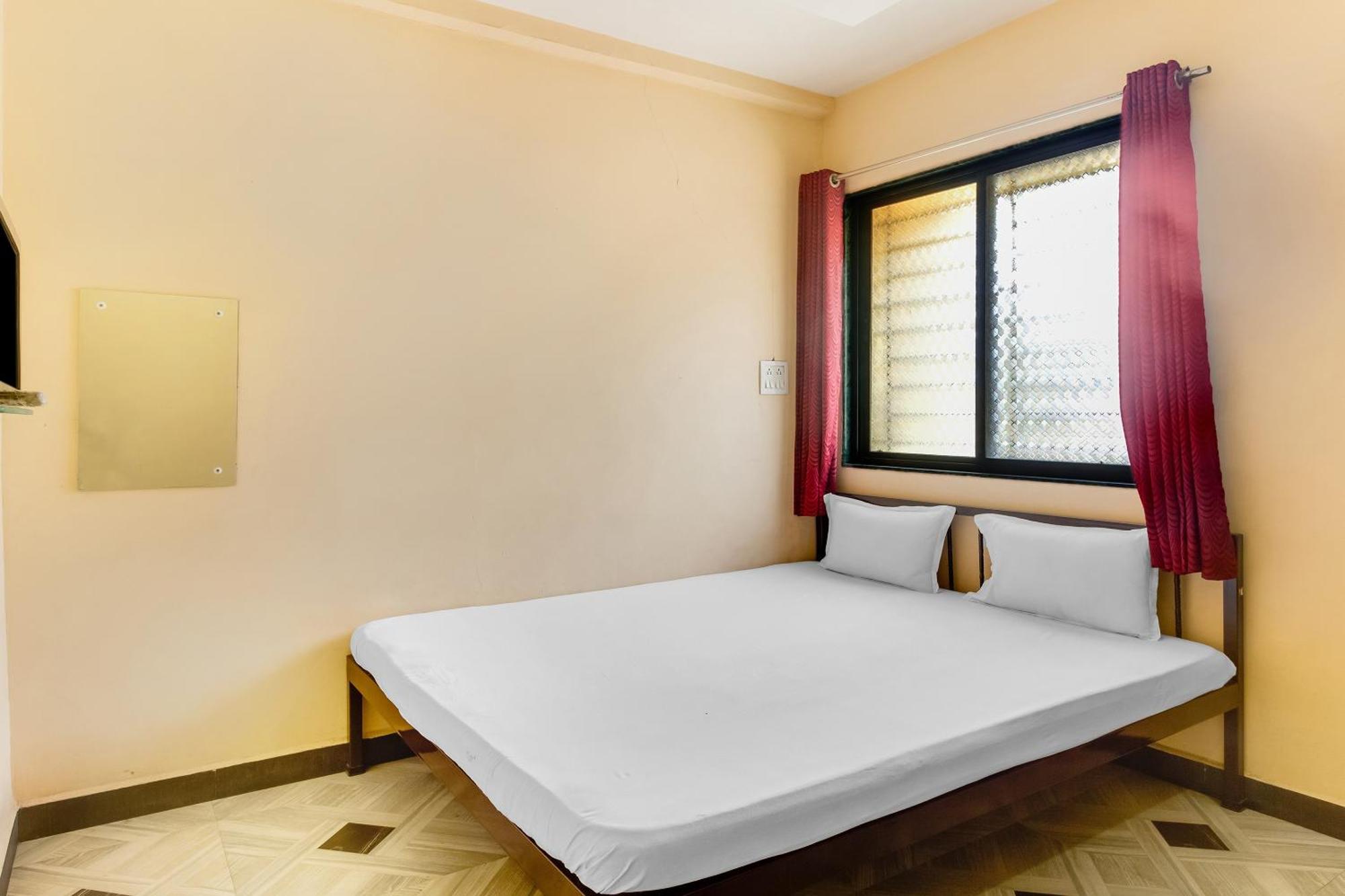 Hotel Spot On Harihar Lodging And Yatri Niwas Kolhapur Exterior foto