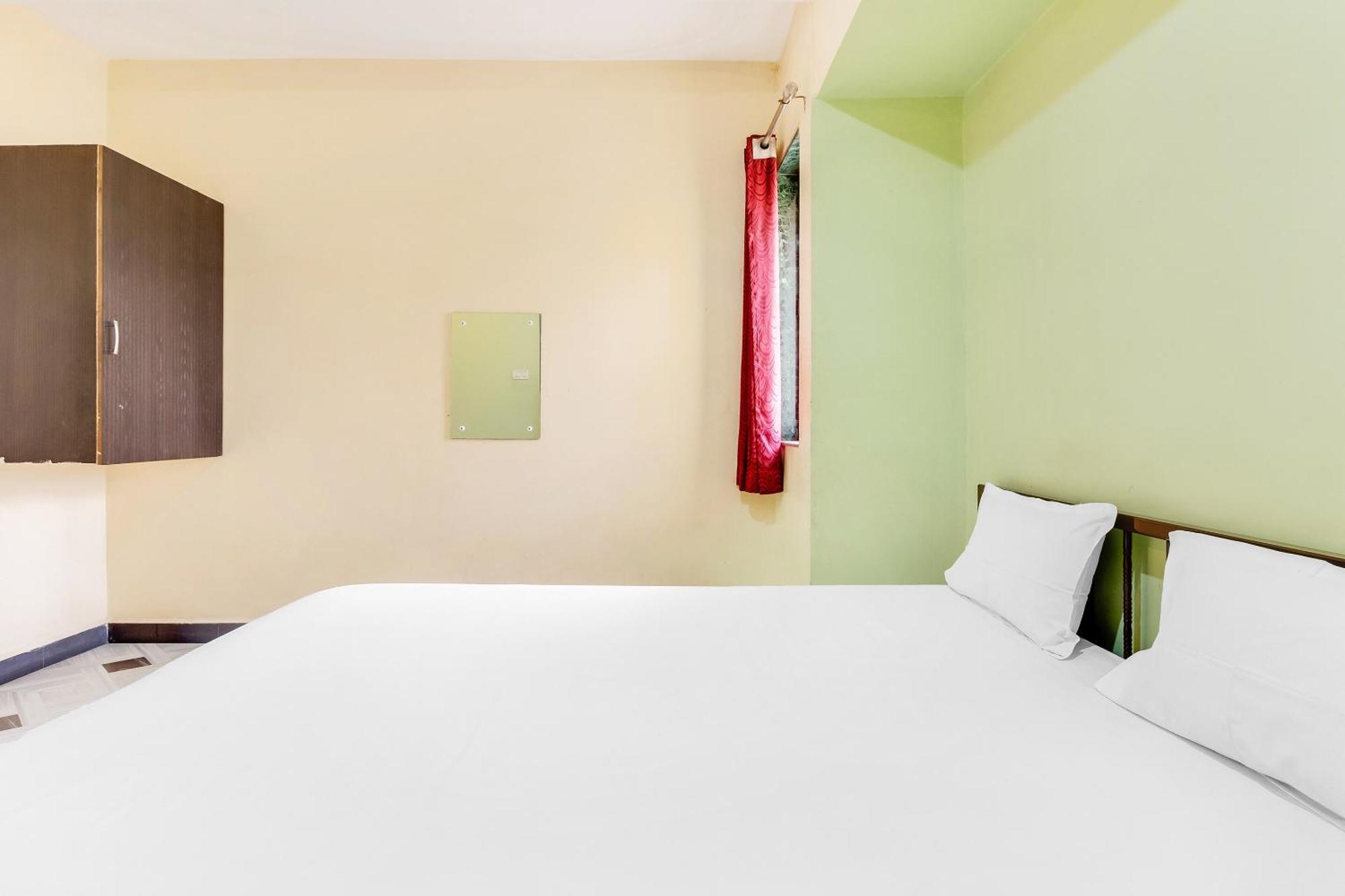 Hotel Spot On Harihar Lodging And Yatri Niwas Kolhapur Exterior foto