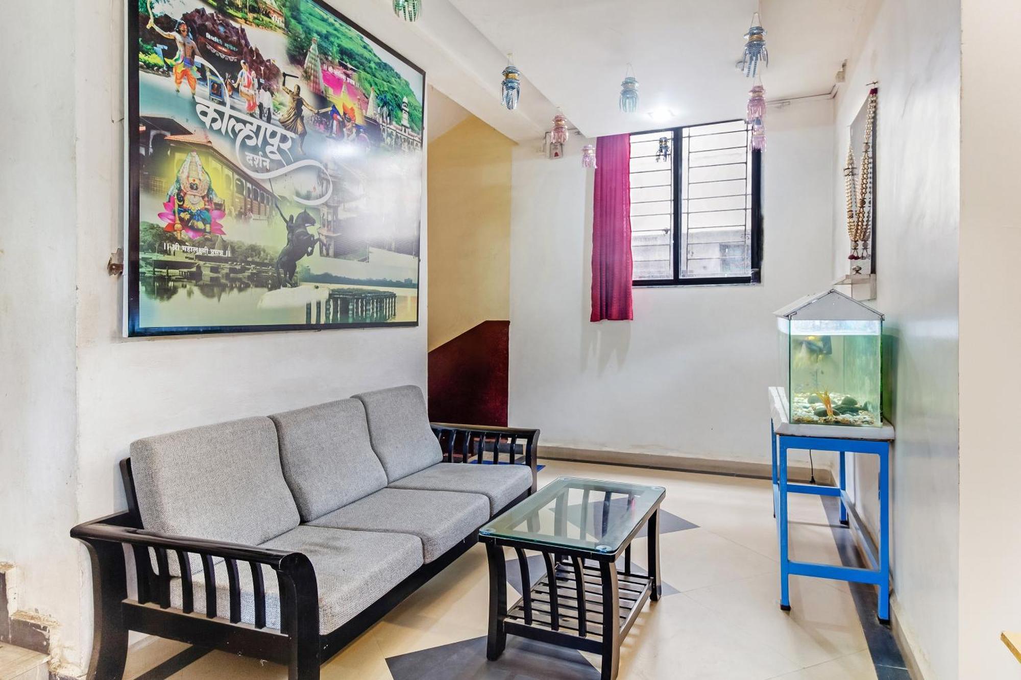 Hotel Spot On Harihar Lodging And Yatri Niwas Kolhapur Exterior foto