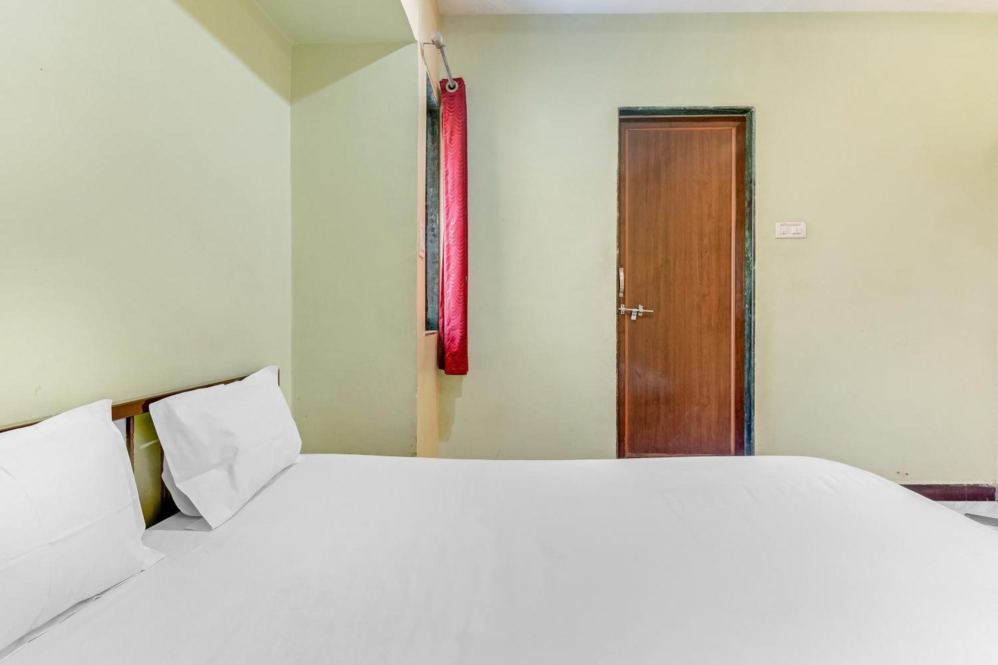 Hotel Spot On Harihar Lodging And Yatri Niwas Kolhapur Exterior foto